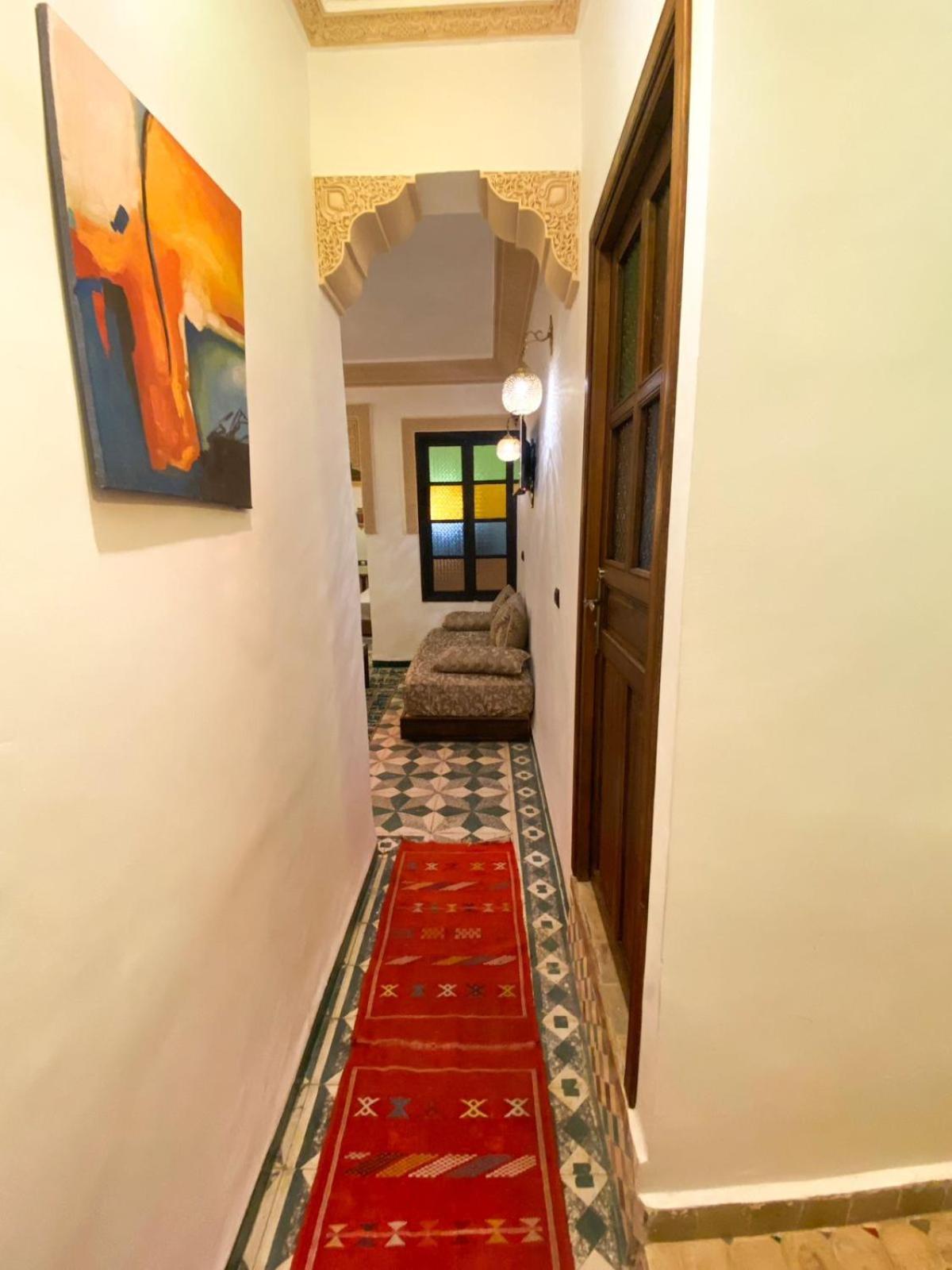 Dar Layali