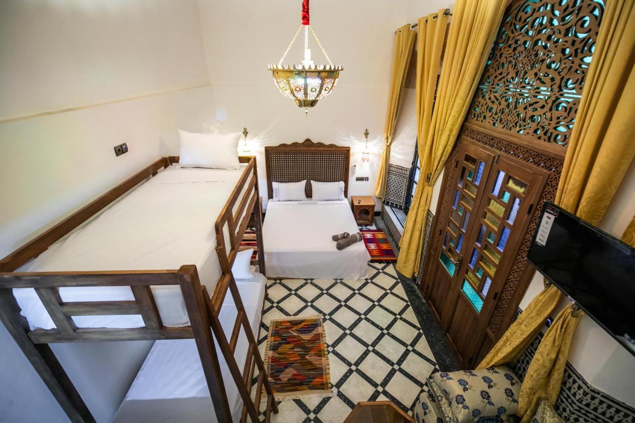 Dar Layali